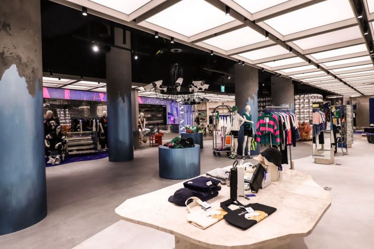 비대면 소비로 큰 명품 플랫폼…올해 전망은 '안갯속'