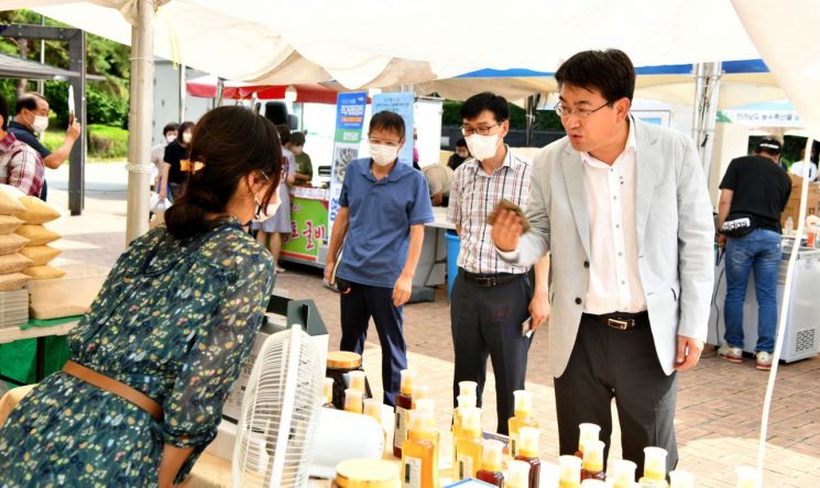 [포토]조성명 강남구청장, 코로나19 전담병원 방문 격려 