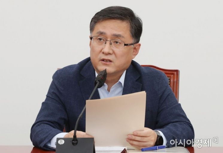 김성환 더불어민주당 정책위의장이 4일 국회에서 열린 정책조정회의에 참석, 모두발언을 하고 있다./윤동주 기자 doso7@