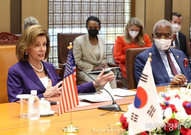 한국을 방문중인 낸시 펠로시 미 하원의장이 4일 국회에서 열린 김진표 국회의장과의 회담에서 발언을 하고 있다./윤동주 기자 doso7@