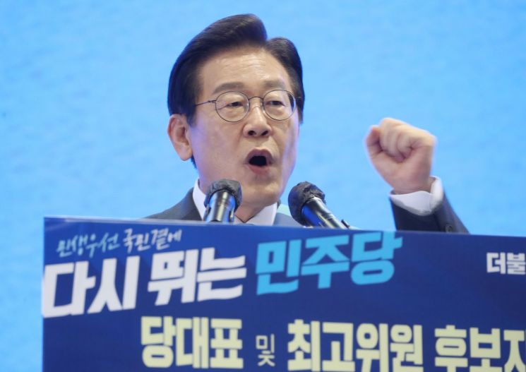 이재명 독주에…'위장 탈당' 논란 민형배 복당 '청신호'