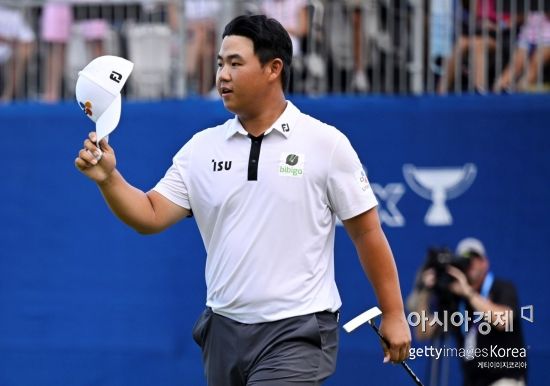 김주형, 한국선수 최연소 PGA 우승 기록 썼다(종합)