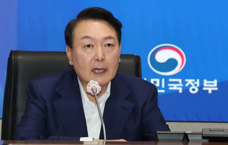 尹 "불법 공매도 등 다중피해 불법행위 철저히 엄단"(상보)