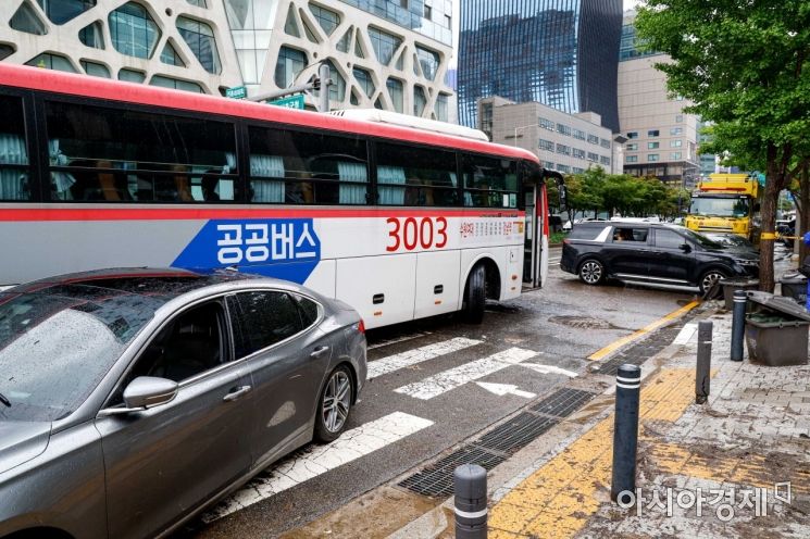 [포토]모습 드러낸 침수차량