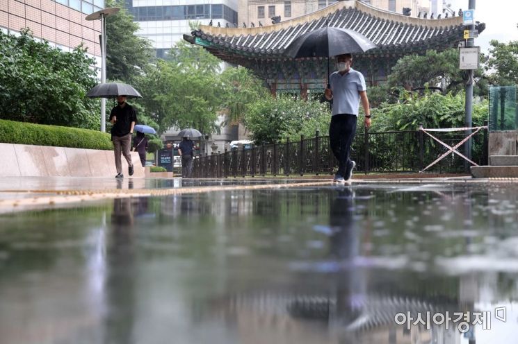 [날씨] 14일 전국 흐리고 비…수도권·충북 북부 최대 150㎜