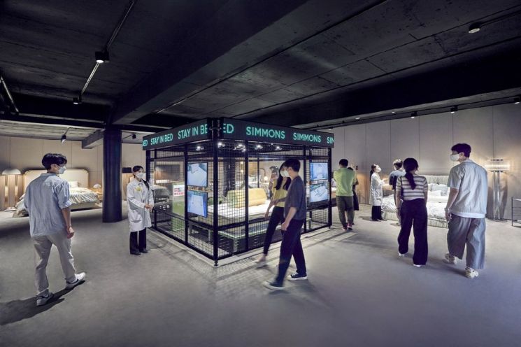 시몬스 침대, 전국 최초·최대 '시몬스 갤러리 논현점' 재개장