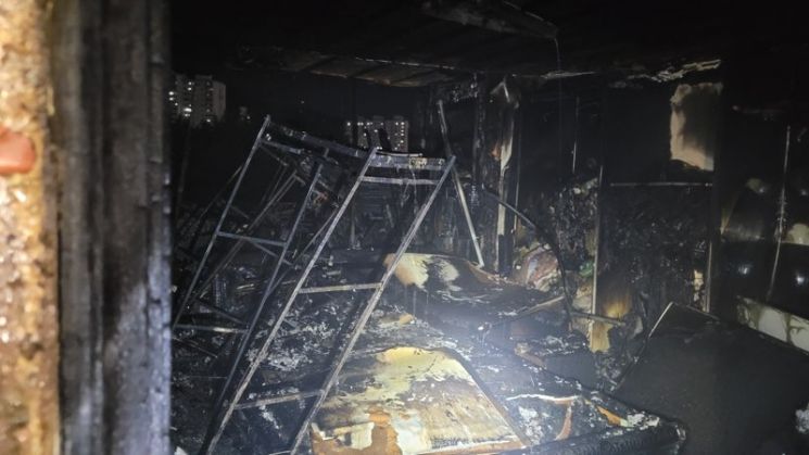 전기자전거 ‘펑’ 주민 100여명 대피 … 부산 용호동 아파트 화재 발생