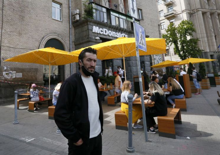 "정상화 신호되길" 전쟁 중인 우크라이나에 '맥도날드' 돌아온다