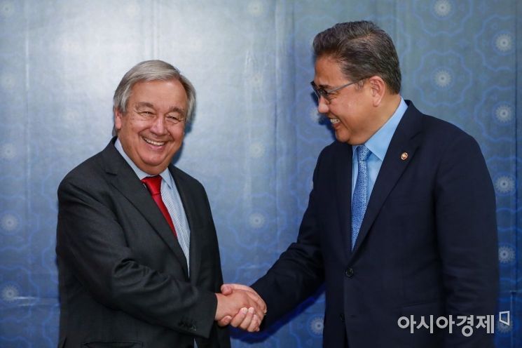 박진, 유엔총장 접견 "글로벌 중추국가…유엔과 협력 강화"