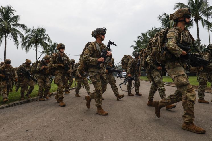3일(현지 시각) 인도네시아 수마트라섬 남부 바투라자에서 미군 장병들이 슈퍼 가루다 합동훈련에 참가하고 있다. [이미지출처=연합뉴스]