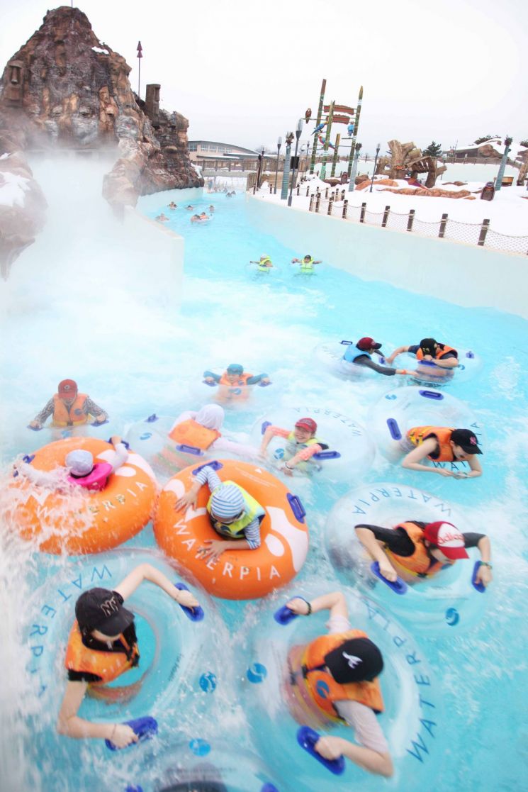 객실과 워터파크 동시에…한화호텔앤드리조트 ‘늦캉스 물놀이’ 제안