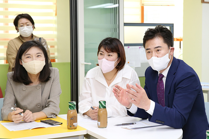 [포토]박강수 마포구청장 광복 77주년 기념 마포구 독립유공자 및 유족 위문행사 개최 