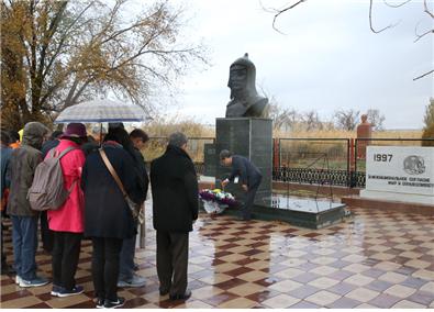 항일독립운동가 홍범도 장군의 동상이 광주광역시에 세워진 까닭은?
