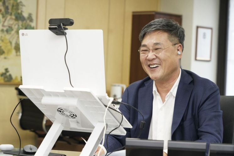 [포토] 박강수 마포구청장 불광천 중동교 방문 하천 수위 점검