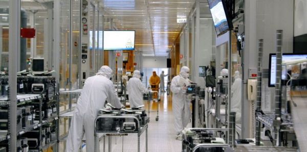 3나노 '첫 고객' 확보한 TSMC…삼성과 수주경쟁 불붙었다(종합)