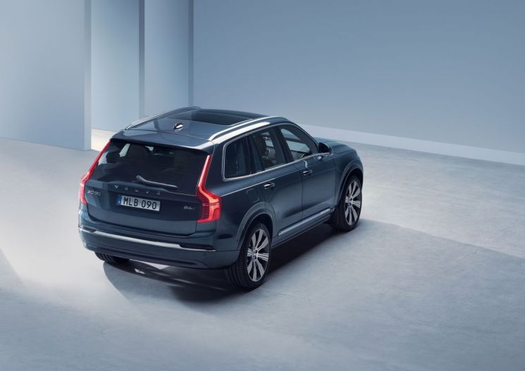 볼보, 브랜드 첨단기술 집약된 플래그십 SUV 23년식 XC90 출시