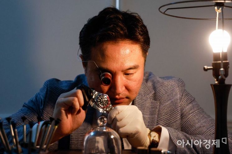 "中 짝퉁 시계는 티가 난다?"...시계 장인이 말하는 중국 기술은