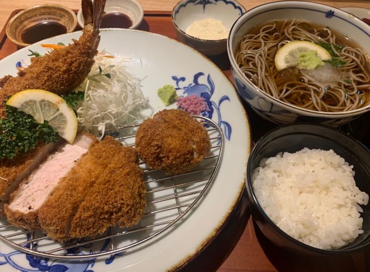 줄서는 맛집 다 모인 백화점…시간 촉박 직장인에 딱 [김유리의 힙플핫템] - 아시아경제
