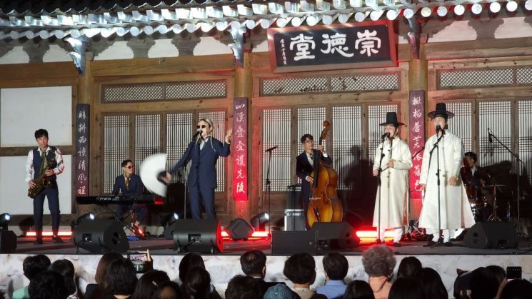 [포토]박강수 마포구청장  ‘밤섬 실향민 고향방문' 행사 참석