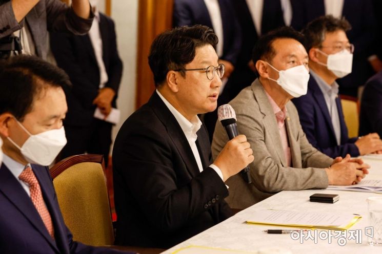 권성동 "의원 다수 뜻에 따라 결과 나오면 승복해야"