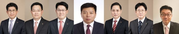 한화그룹이 29일 9개 계열사 대표를 내정했다. 사진 왼쪽부터 김승모 사장, 손재일 사장, 류두형 사장, 김인환 부사장, 손영창 부사장, 양기원 부사장, 정상철 전무. 사진제공=한화그룹