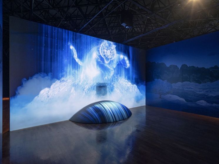 화려한 디지털 기술로 국립민속박물관에 신(神)들을 모았다