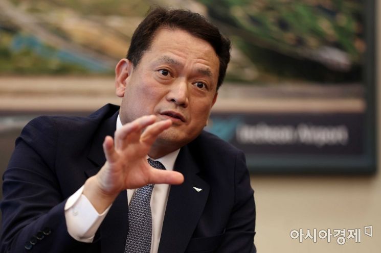 김경욱 인천국제공항공사 사장이 30일 아시아경제와 인터뷰하고 있다. /문호남 기자 munonam@