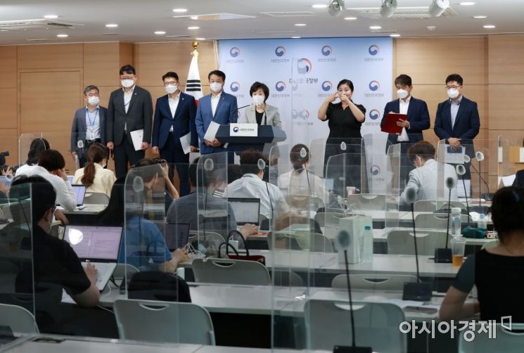 박순애 전 교육부 장관이 7월19일 '반도체 관련 인재 양성방안'을 발표하고 있다.