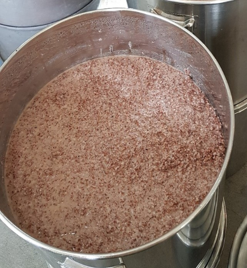 발효 전 통에 담긴 탁주 '자광도'