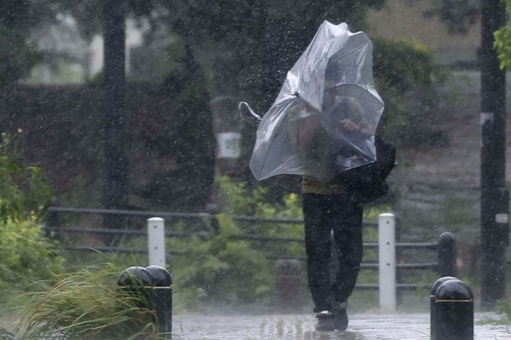 태풍 힌남노 영향권 들어간 日…오키나와서 11만명 피난 지시