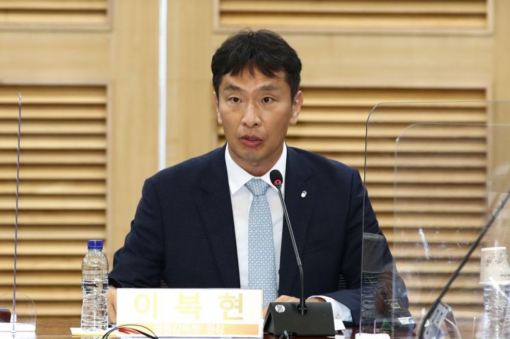 이복현 금감원장 "비정상적 자금쏠림 없도록 지속 점검"