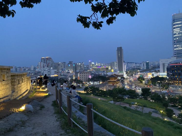 종로의 밤은 낮보다 아름답다...종로구, 한양도성 달빛기행·박노수미술관 월하기행