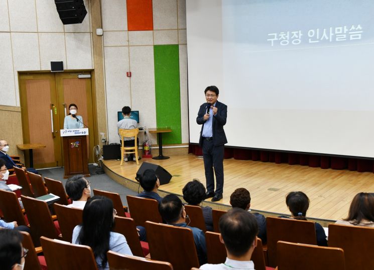 [포토]최호권 영등포구청장 10월 개관 앞둔 타임스퀘어 내 공공문화복지공간 방문 