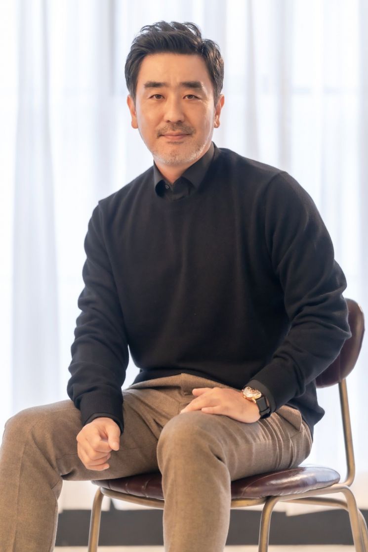 [인터뷰] 류승룡 "야속한 남편 연기했지만, 아내와 매일 뽀뽀해요"