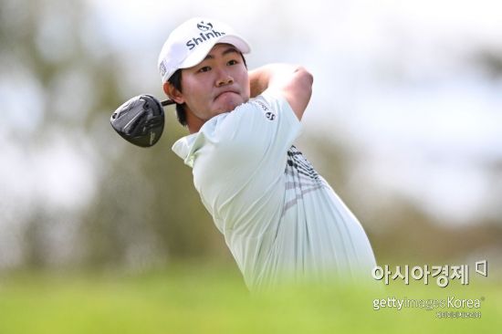 김성현이 포티넷 챔피언십 셋째날 1번홀에서 티 샷을 하고 있다. 나파(미국)=Getty images/멀티비츠