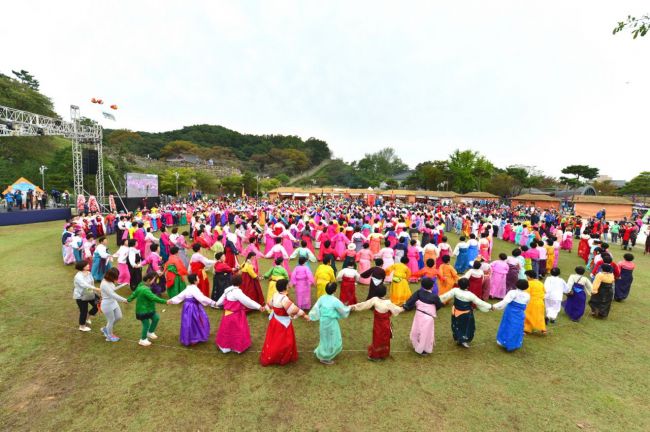 고창군, 대표 축제 ‘제49회 고창 모양성제’ 30일 개막