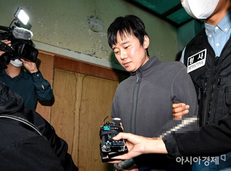 ‘스토킹·불법촬영’ 전주환 징역 9년 선고…‘이례적’ 중형 이유는?