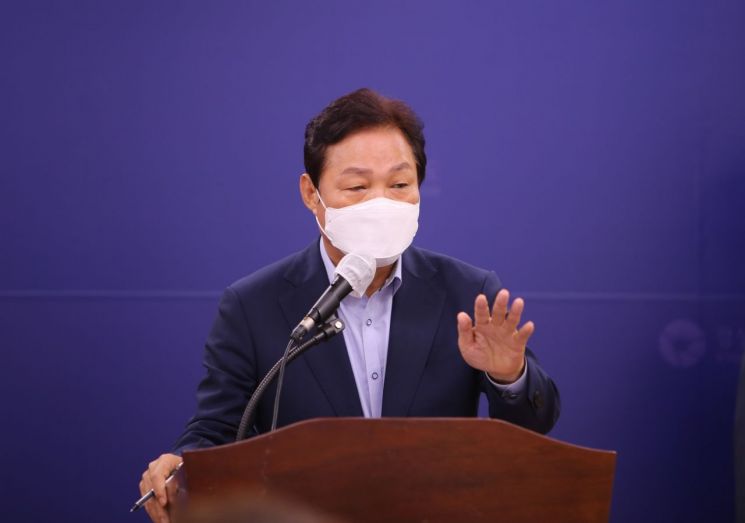 부울경 행정통합안을 제시하는 박완수 경남도지사. / 이세령 기자 ryeong@
