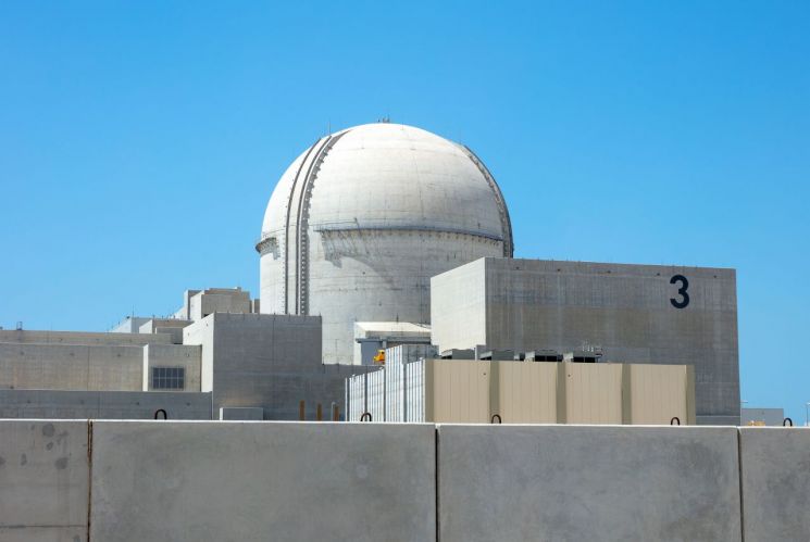 한국의 첫 수출 원자력발전인 아랍에미리트(UAE) 바라카 원전 3호기. [사진제공 = 한국전력]