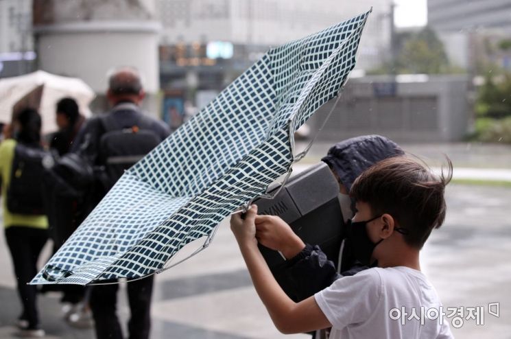 [포토] 강풍 동반한 소나기