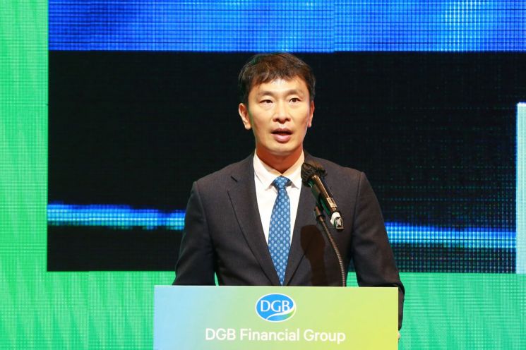이복현 금감원장 "금융권 자발적 지원, 취약계층 위기극복에 큰 보탬"