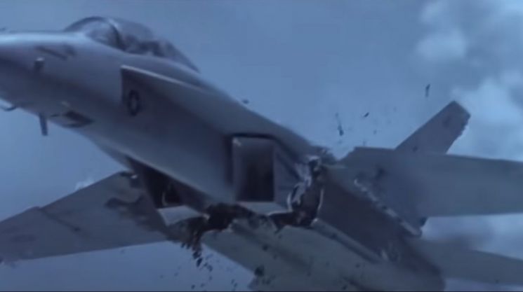 보스니아 내전을 그린 영화 ‘에너미 라인스(Behind Enemy Lines)’을 보면 정찰에 나선 미국 F-16전투기가 세르비아 민병대가 발사한 대공 미사일에 격추되는 장면