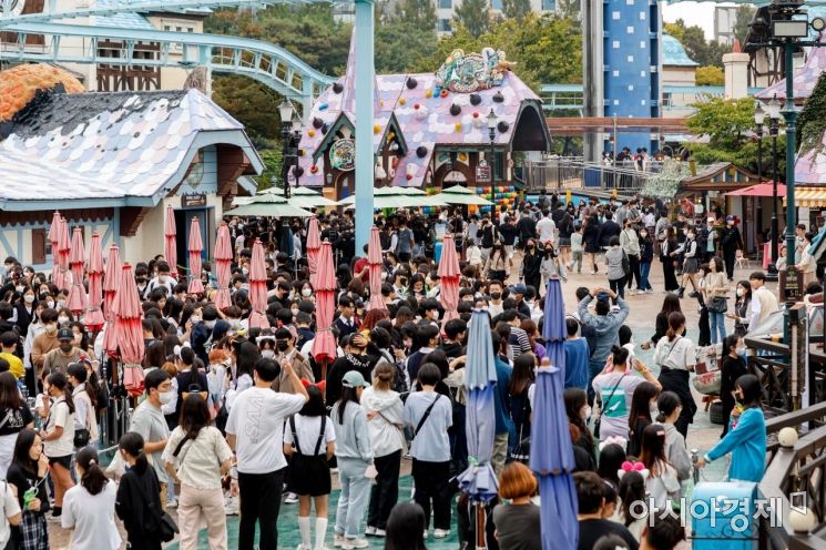[포토]개천열 연휴 놀이공원 찾은 시민들