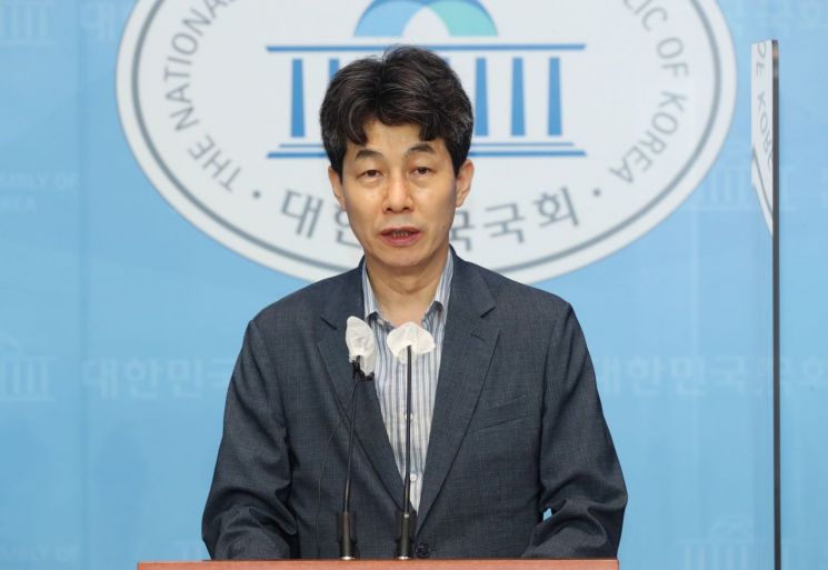 윤건영 "민주당 탄핵 이탈표 없어…오히려 與서 나와" 