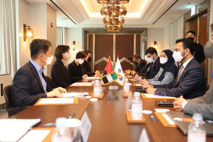 이영 중기부 장관, UAE 장관 만나 스타트업 교류·中企 협력 논의 