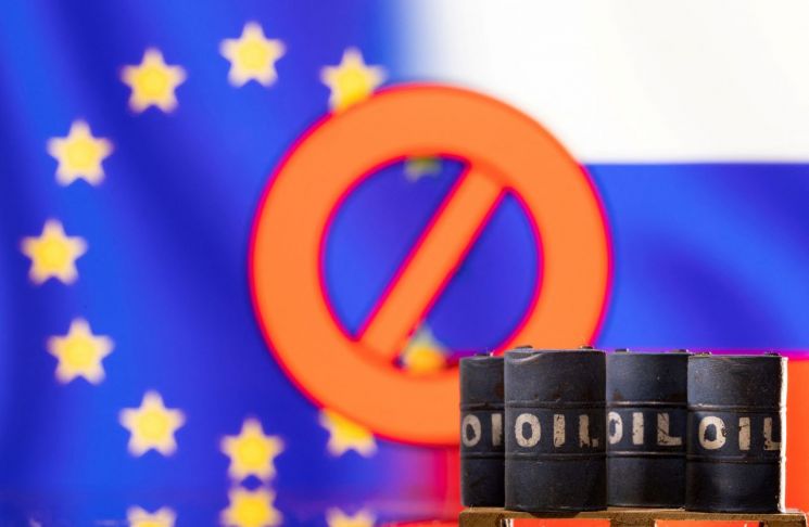 EU, 러 원유 가격상한제 합의…러 "석유공급 중단" 압박