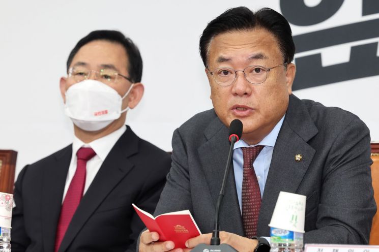 정진석 "文 정권 5년 간 평화 쇼, 한반도에 엄중한 안보 위기 초래"