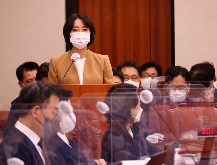 [2022 국감] 이영 장관 "빠르면 10월 말 납품단가 연동제 법안 공개"