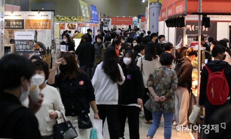 [포토] 관람객들로 붐비는 2022 커피&베이커리페어