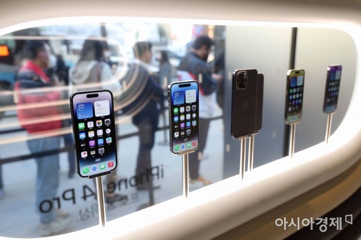 "아이폰 사랑 식었나" 중국 스마트폰 시장에서 1위 내준 애플